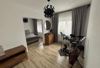 Apartament cu 5 camere decomandat în Central - 3