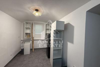 Apartament renovat cu o camera si curte, 2 bai, 50 mp, Piata Romanilor - 11