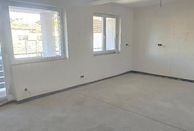 Apartament cu 3 camere decomandat în 22 Decembrie - 12