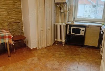 Apartament cu 3 camere semidecomandat în Central - 5