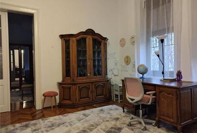 BALCESCU - Cladire renovata - 3 Camere - Centrala proprie  - Curte 137mp - 6