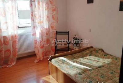 Casă cu 7 camere cu Teren 400 Mp în Domnești - 6