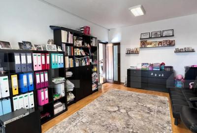 Casă cu 4 camere cu Teren 400 Mp în Central