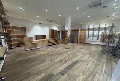 Spațiu comercial, de 100 mp, în Central - 4