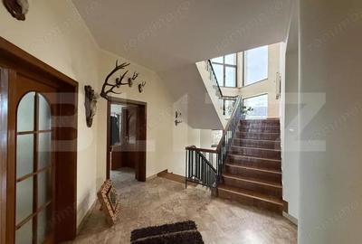 Casă cu 8 camere cu Teren 2759 Mp în Mușcel - 2