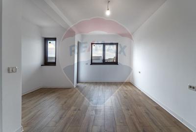 Casă cu 8 camere cu Teren 500 Mp în Tărlungeni - 56