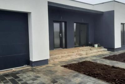 Casă cu 7 camere cu Teren 500 Mp în Hărman - 2