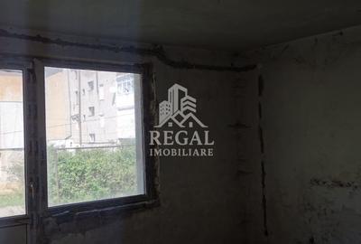 Apartament cu 2 camere semidecomandat în Ghelari - 2