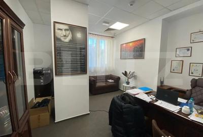 Spațiu comercial, de 224 mp, în Central - 4