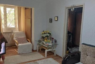 Apartament cu 2 camere semidecomandat în Km 4 - 3