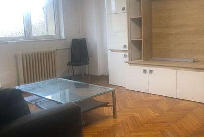 De inchiriat 3 cam Piata Unirii fantani stradal - 2