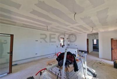 Casă cu 3 camere cu Teren 350 Mp în Borș - 12