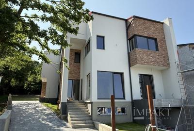 Case cuplate la liziera padurii , ideale pentru 2 familii ! - 2