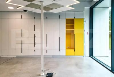 Spațiu comercial, de 150 mp, în Central - 13