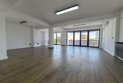 Apartament cu 3 camere decomandat în Domenii