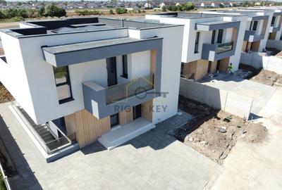 Casă individuală cu 4 camere cu Canalizare în Domnești - 2