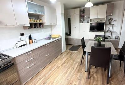 Apartament decomandat 2 camere Tractorul - 1