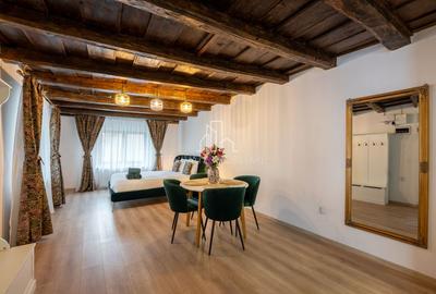 Casa in zona centrala,  2 apartamente, Sighisoara - 1