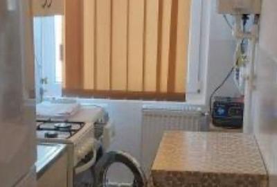 Apartament cu 2 camere semidecomandat în Km 4-5 - 2