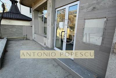 Spațiu comercial, de 65 mp, în Democrației - 14