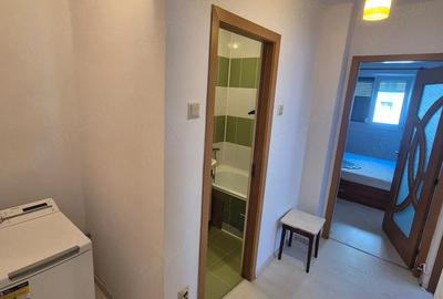 Apartament cu 2 camere decomandat în Micro 19