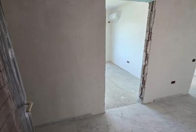 Apartament cu 2 camere decomandat în Baza 3 - 3