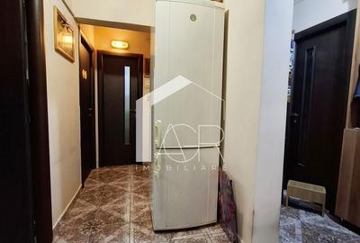 Apartament cu 3 camere decomandat în 9 Mai - 12
