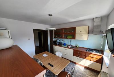 Gh Gr Cantacuzino - Mega Image et 1 in vila - 11