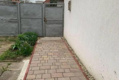 Inchiriez casa in Deta recent renovata - 9