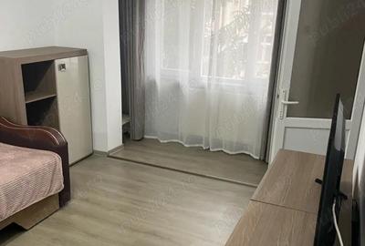 Garsonieră decomandată în Petros - 3