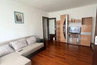 Apartament cu 3 camere semidecomandat în Central - 1
