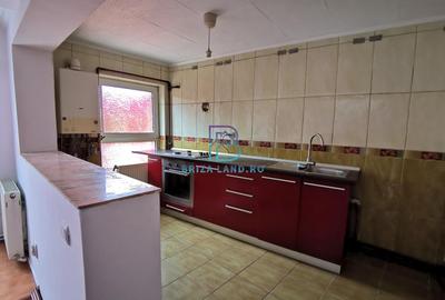 Soseaua  Chitilei, Crusovat, casa P+Pod, sup. 238mp, 9 camere - 3 apartamente - 5