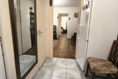 Apartament cu 2 camere semidecomandat în Podu Roș - 1