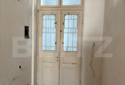 Apartament cu 7 camere decomandat în P-ța Unirii - 7