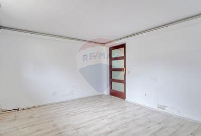 Casă cu 9 camere cu Teren 542 Mp în Centrul Civic - 14