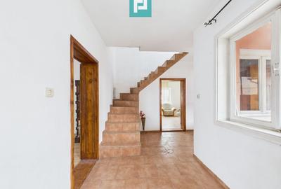 Casă individuală cu 8 camere cu Canalizare în Prunișor - 3