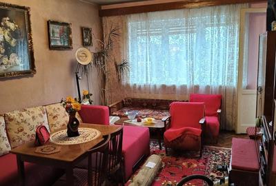 Apartament cu 3 camere decomandat în Central - 1