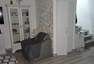 Casă cu 4 camere cu Teren 100 Mp în Ozana