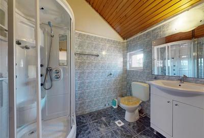 Duplex cu 13 camere cu Canalizare în Central - 25