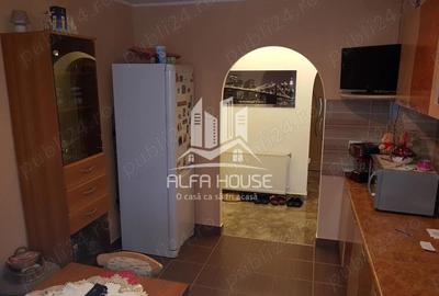 Inchiriez 3 camere Decomandat zona Govandari Micro 4 - 11