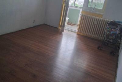Apartament cu 3 camere decomandat în Giurgiului - 2