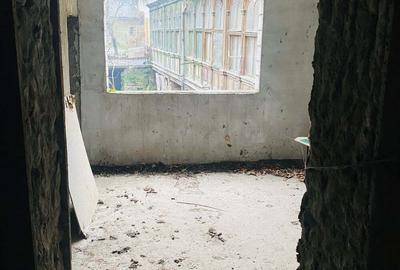 Casă cu 6 camere în Oravița