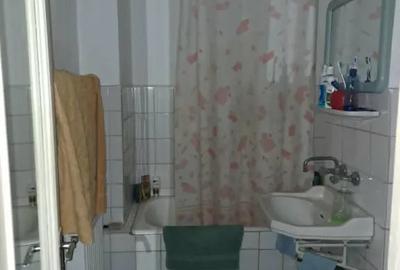 Apartament cu 4 camere decomandat în Coman - 2