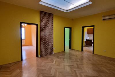 Apartament cu 3 camere semidecomandat în Grădina Icoanei