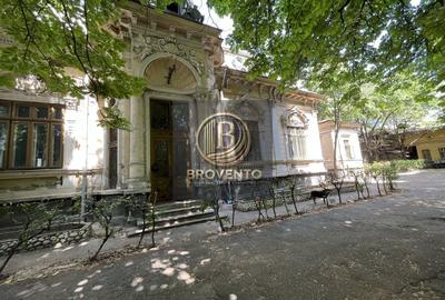 Casă individuală cu 15 camere cu Canalizare în Central - 2