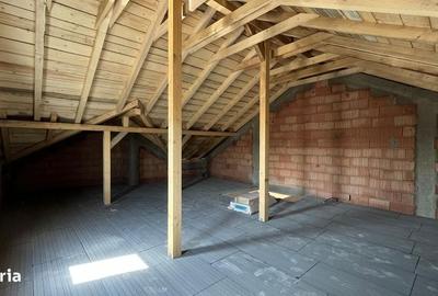 Casă cu 3 camere în Central - 1
