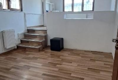 Apartament cu 4 camere decomandat în Calea Călărașilor - 2