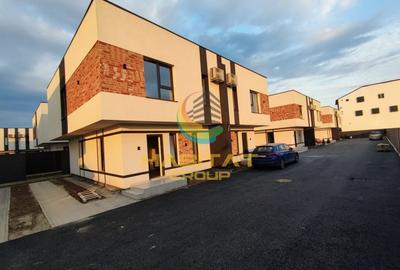 Duplex cu 4 camere cu Canalizare în Theodor Pallady