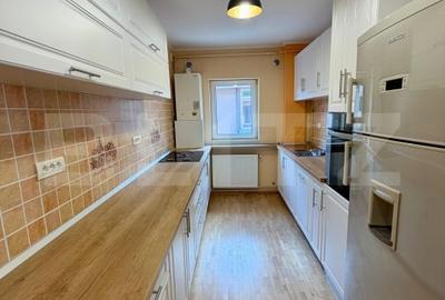 Apartament cu 2 camere semidecomandat, mobilat în Florești