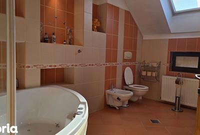 Casă cu 5 camere cu Teren 900 Mp în Zăvoi - 11